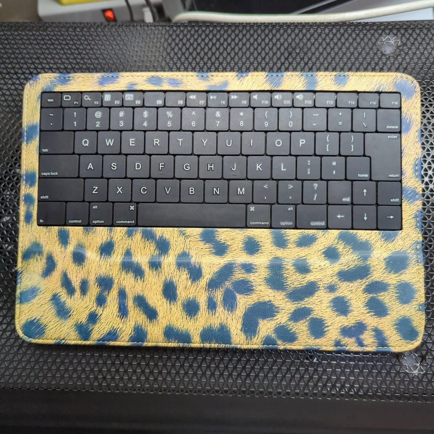 Bluetooth Keyboard with Leopard design