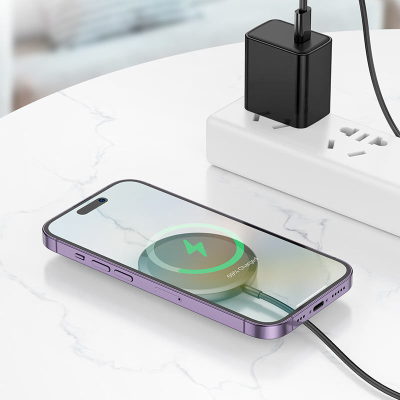 Hoco Magnetic Wireless Fast Charger CW52 – (White or Black)